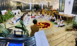 Có Nên Tập Yoga Sau Khi Ăn No Không?