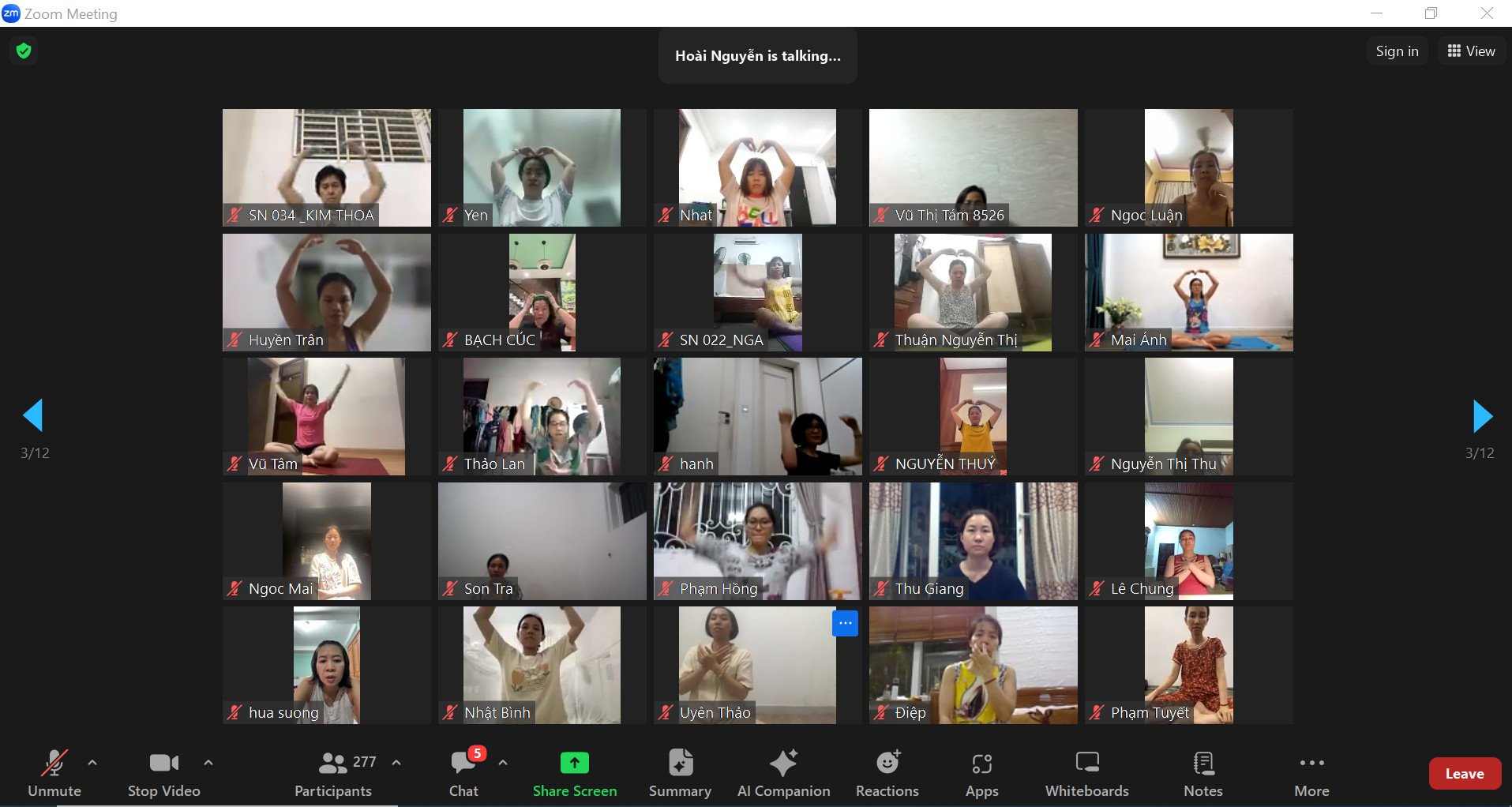 Học huấn luyện viên Yoga online