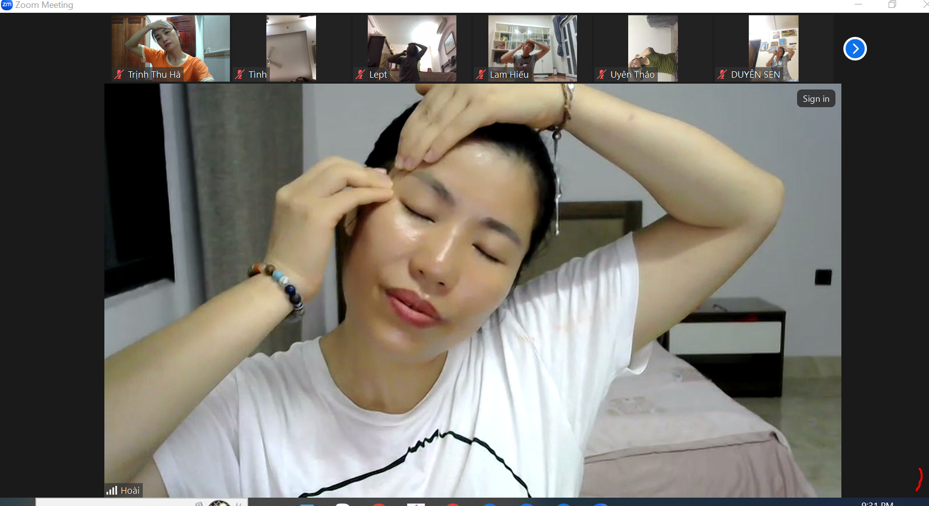 Yoga mặt