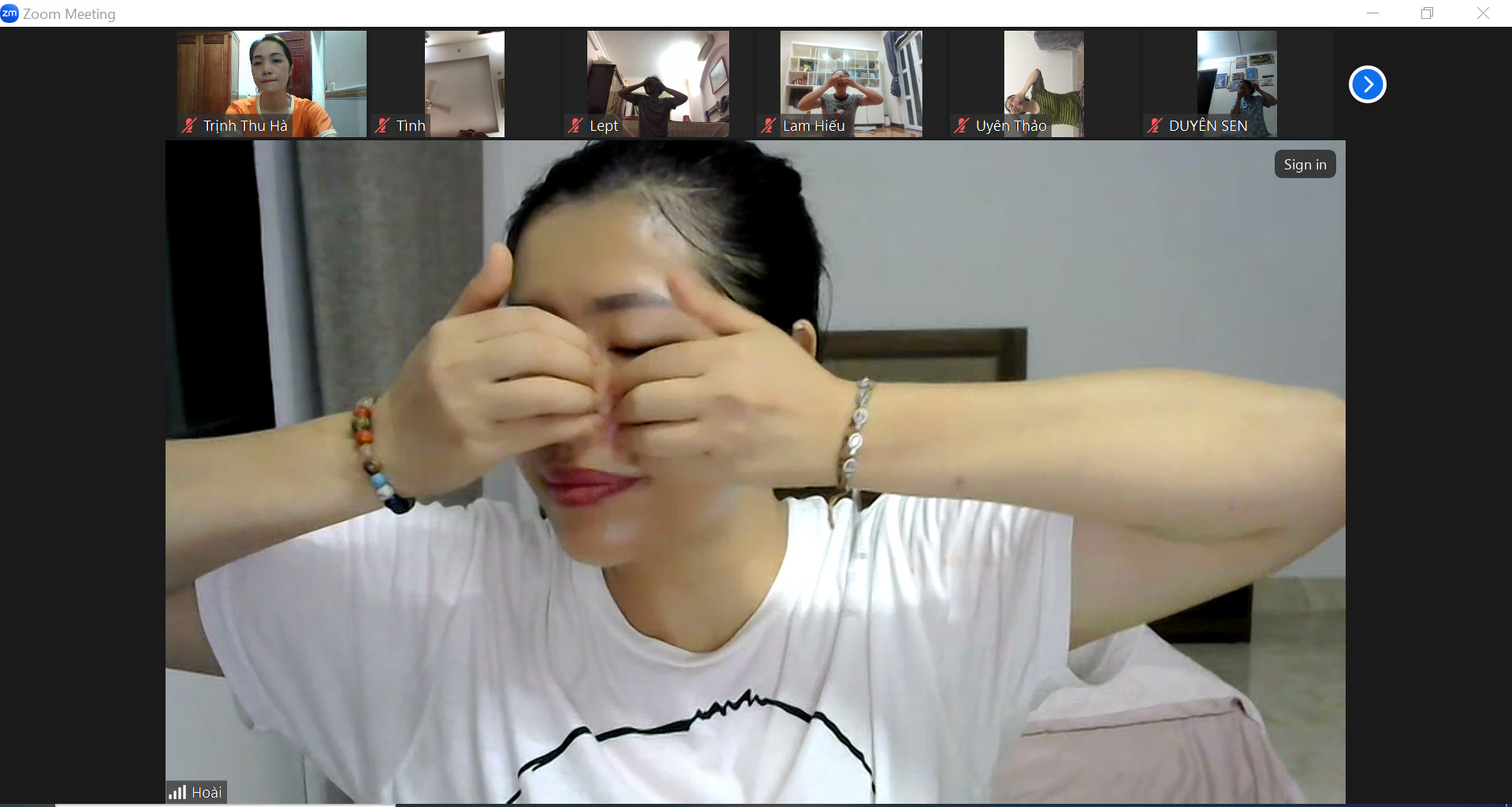 Yoga mặt