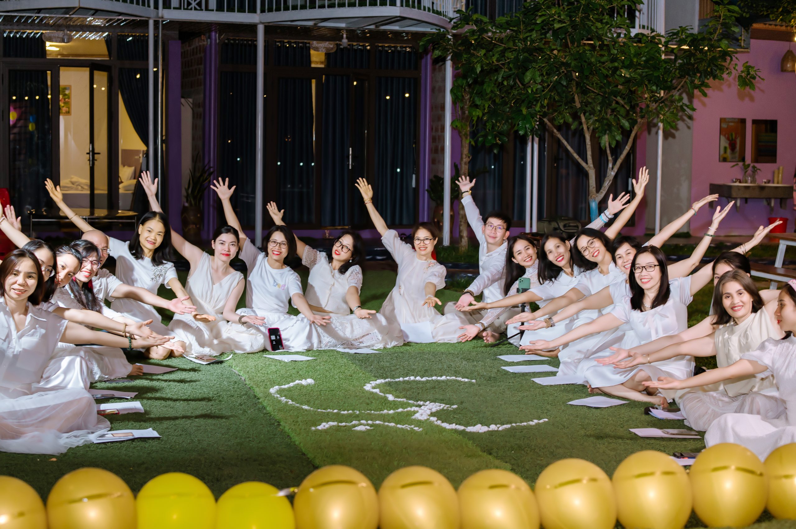 Làm Gì Khi Bạn Muốn Dạy Yoga Nhưng Sợ Nói Trước Đám Đông?